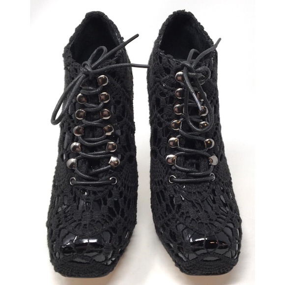 Rodarte X Opening Ceremony Women's Size 7 Black Patent Leather Crochet Booties - Picture 3 of 7